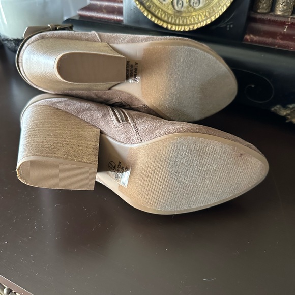 Booties - Picture 3 of 6